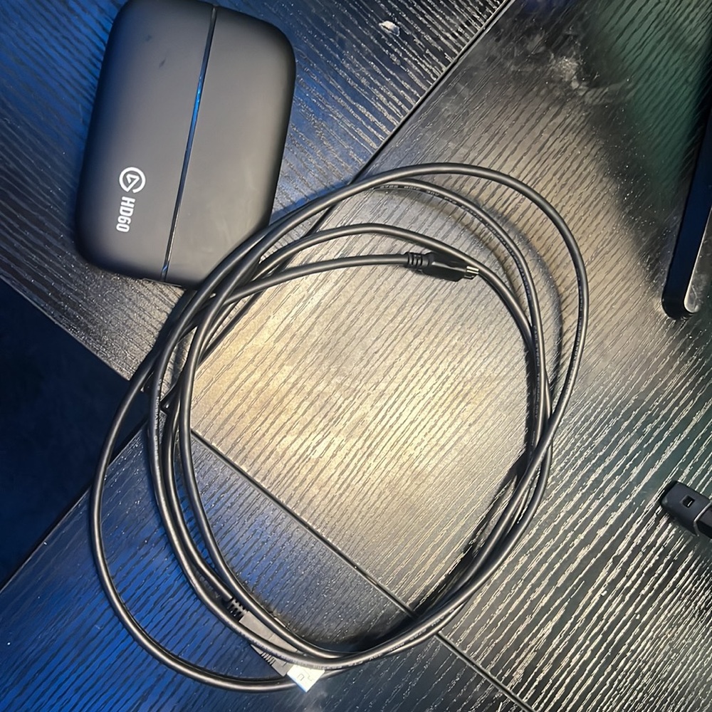 ELGATO HD60 Streaming Device. 1080p & 60fps. Only used for a month. Runs perfect